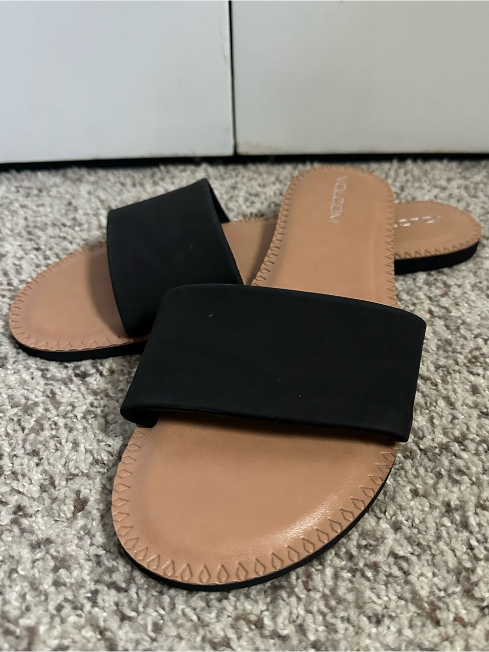 NWOT Women’s Black Slide Sandals - Volcom Style
